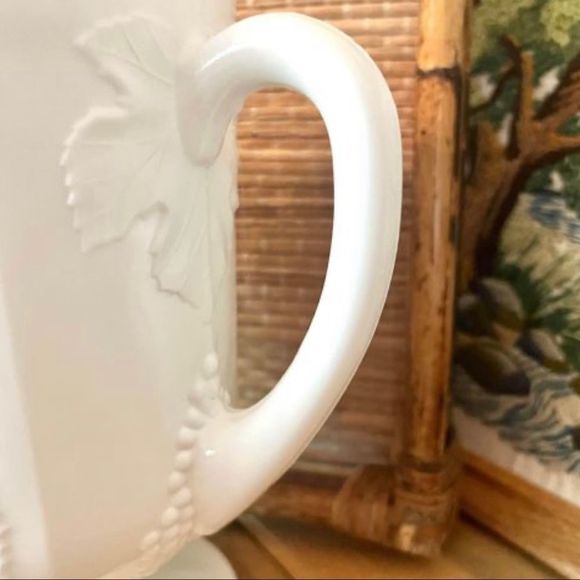 Vintage Milk Glass Harvest Grape Pitcher And 2 Glasses Set - Picture 7 of 8